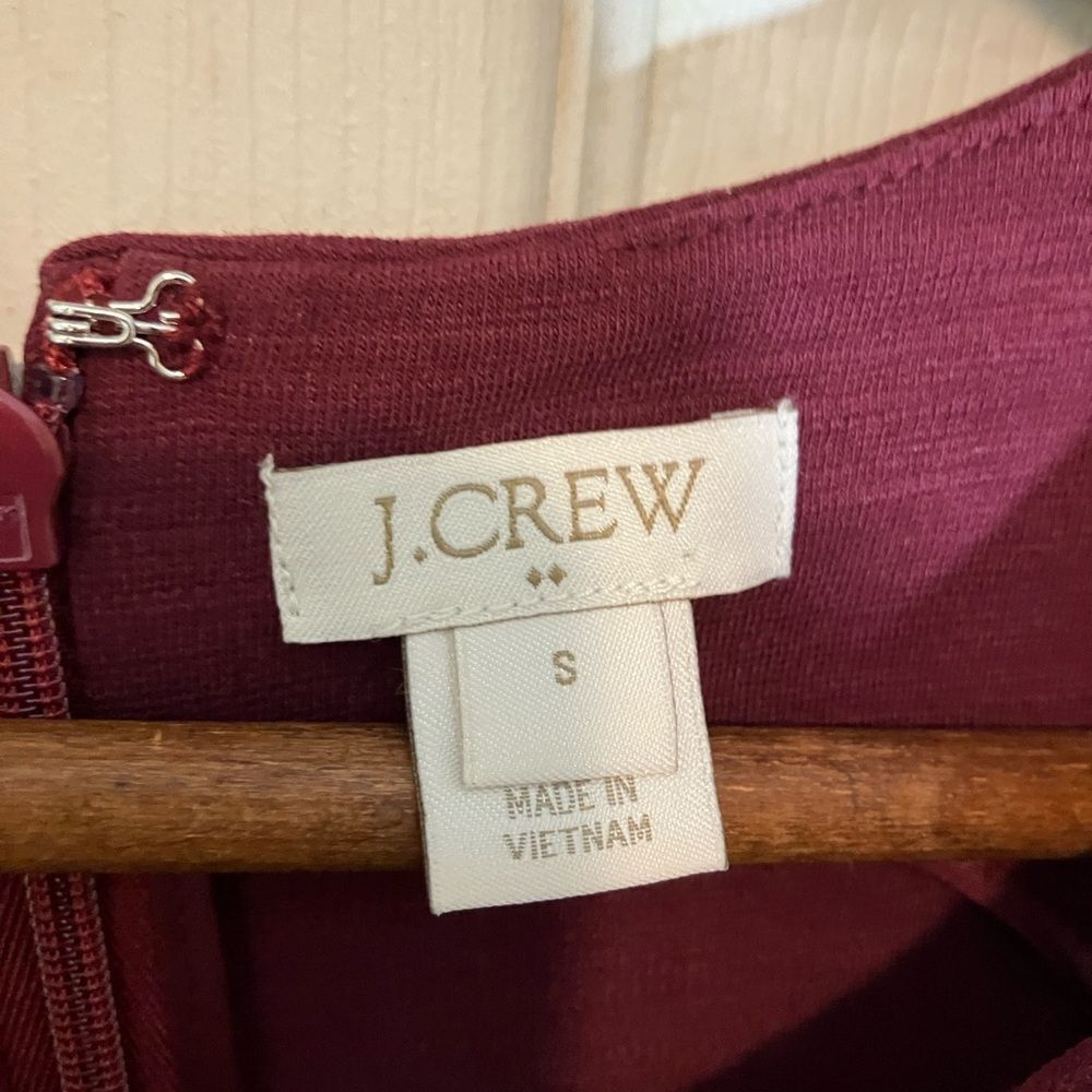 J.Crew, sleeveless dress, pockets, cranberry red, excellent condition, small - Picture 3 of 3